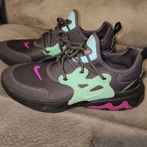 Nike React Presto GS Youth 7y Thunder Gray Green Purple Women Size 8.5 - Picture 1 of 3